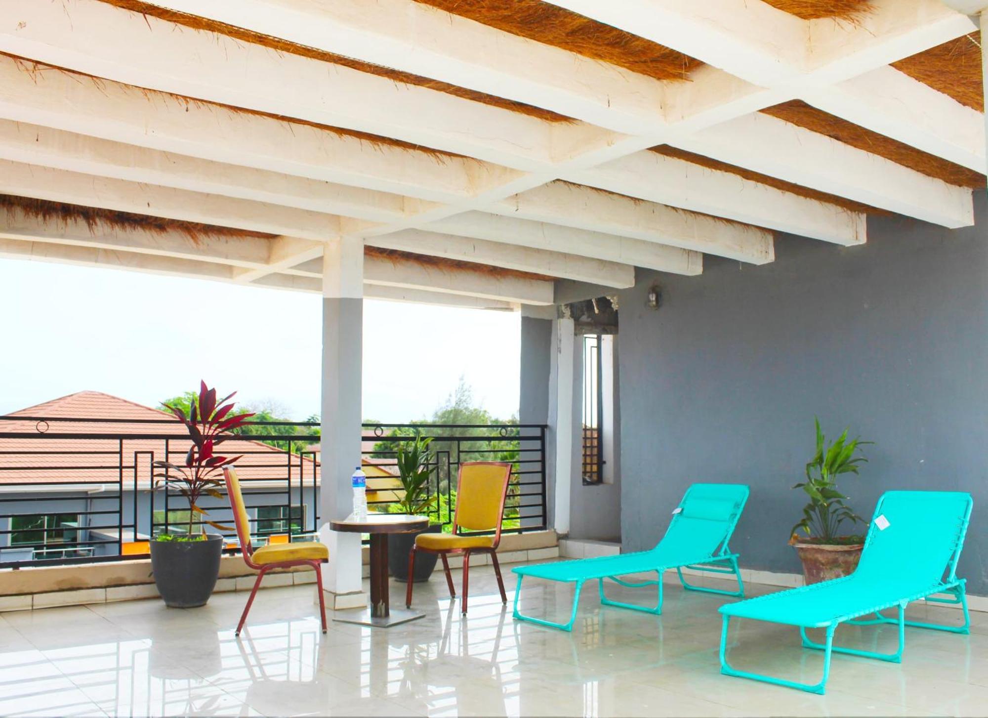 Mb Properties - Brufut Garden Apartments Bagian luar foto