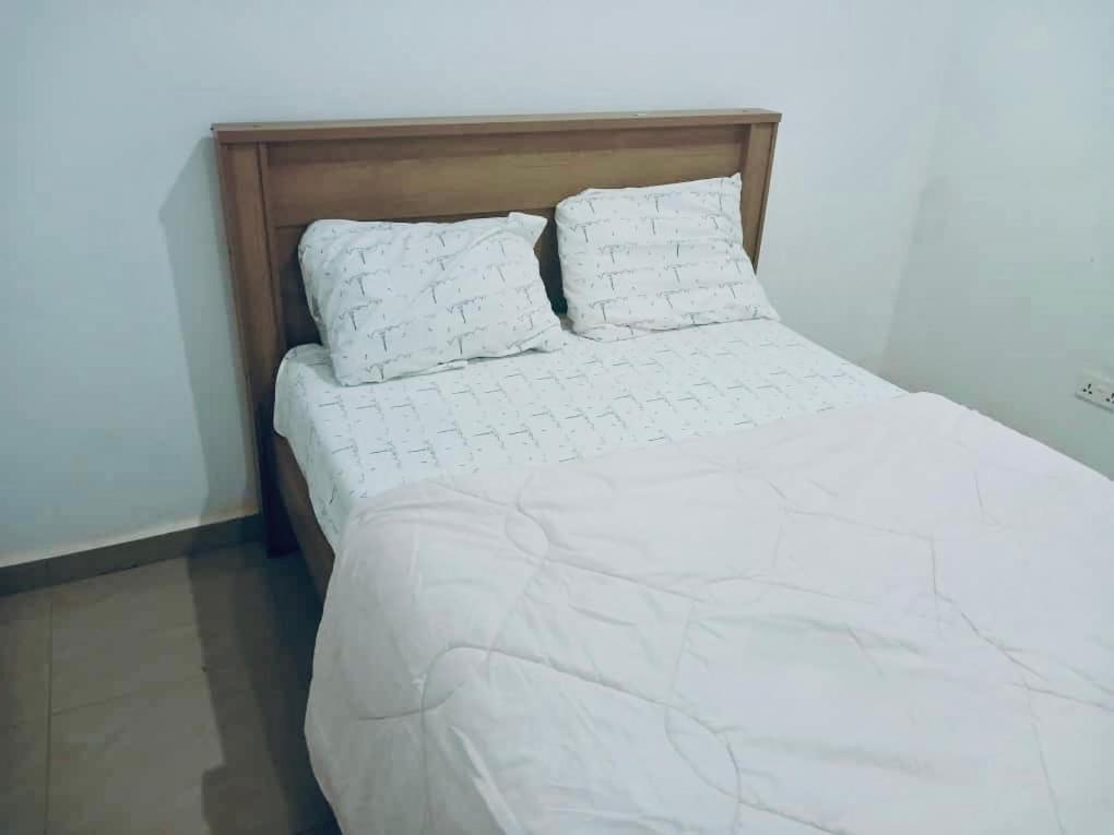 Mb Properties - Brufut Garden Apartments Bagian luar foto